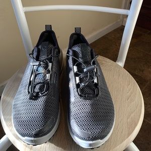 Women’s Ecco casual lifestyle shoes